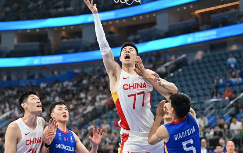 中国男篮今晚比赛直播视频